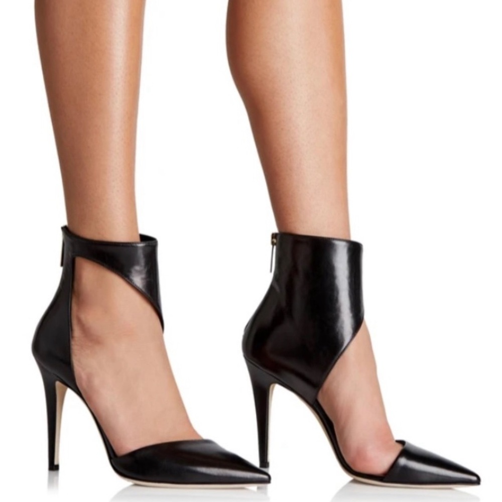 Gorgeous Brand NEW Tamara Mellon Belle Capretto black leather pumps SZ 38